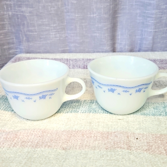PYREX Floral Teacup Set - Picture 4 of 14
